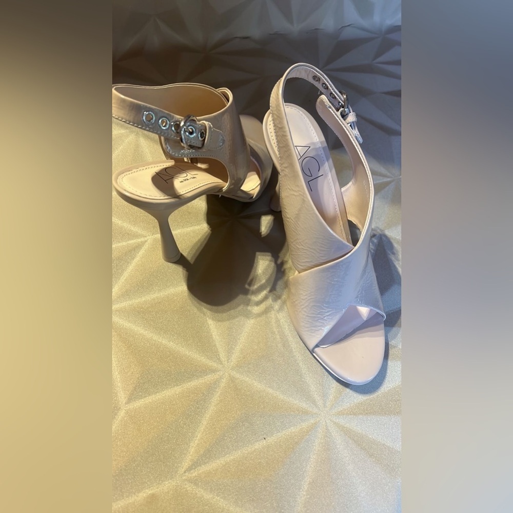NWT AGL Elegant Cream Slingback Heels - Picture 4 of 9